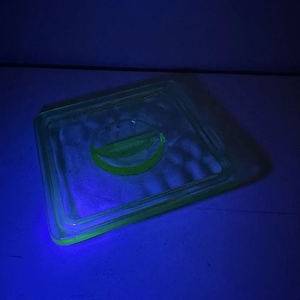 Uranium Glass‎ Lid Vaseline Green UV Reactive Depression Square 5